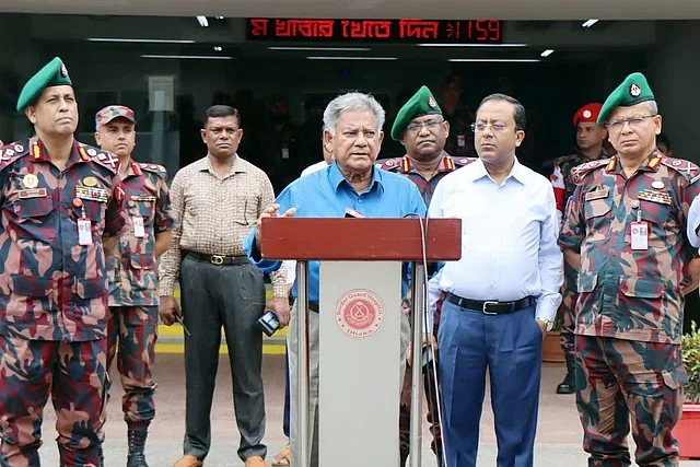 Home affairs adivosor Brig Gen (retd) M Shakhawat Hossain speaks to the media at Pilkhana in Dhaka on 13 August, 2024.